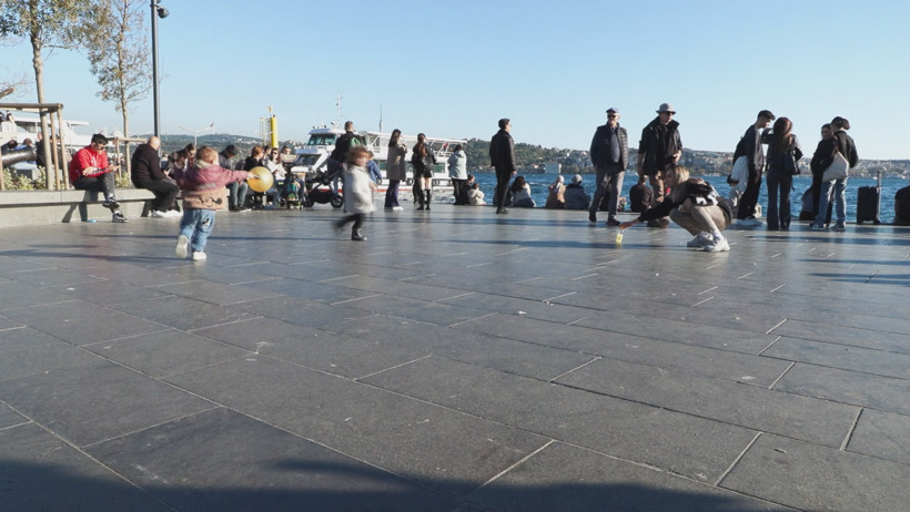 İstanbul'da güneşli havayı fırsat bilenler sahilleri doldurdu - Resim : 2