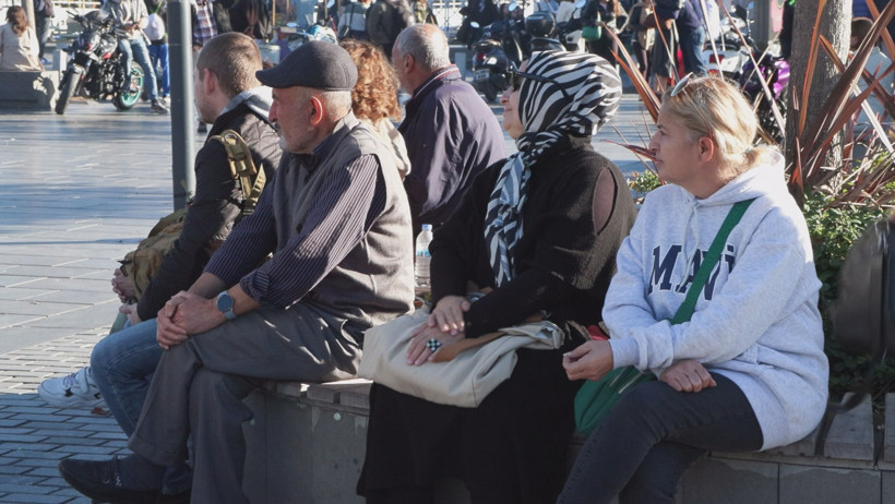 İstanbul'da güneşli havayı fırsat bilenler sahilleri doldurdu - Resim : 5