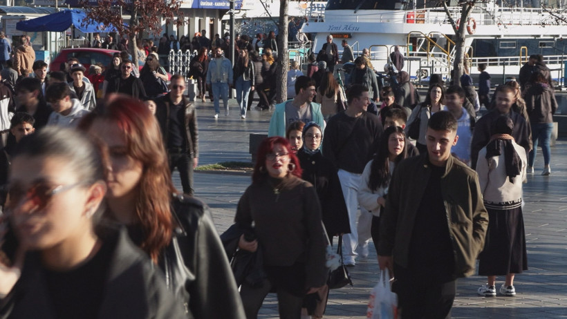 İstanbul'da güneşli havayı fırsat bilenler sahilleri doldurdu - Resim : 6