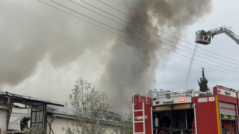 Kocaeli'de mutfak tezgahları üretim tesisinde yangın - Resim : 1