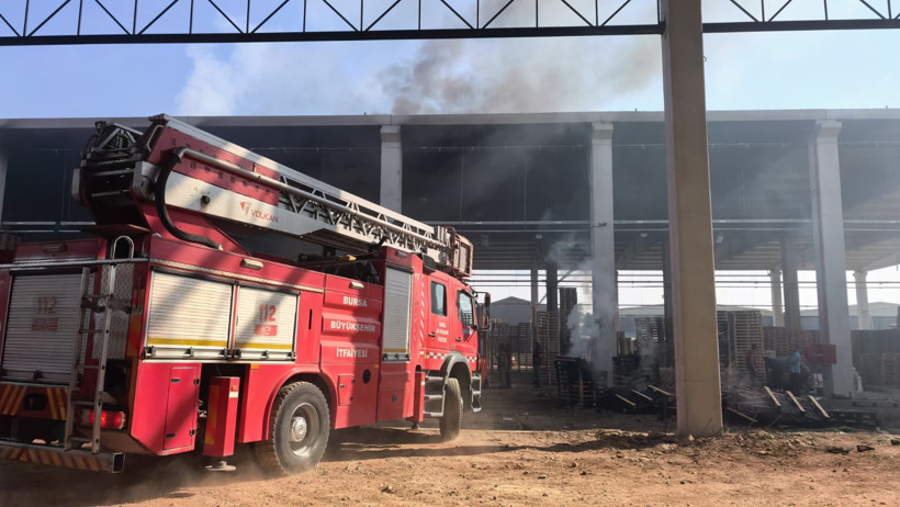 Bursa'da palet fabrikasına yangın - Resim : 1