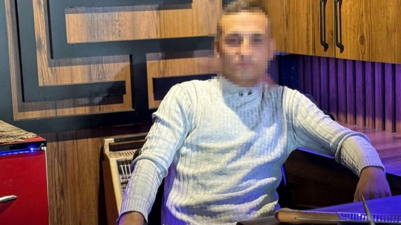 İzmir’de belediye binasına taşlı saldırı - Resim : 1