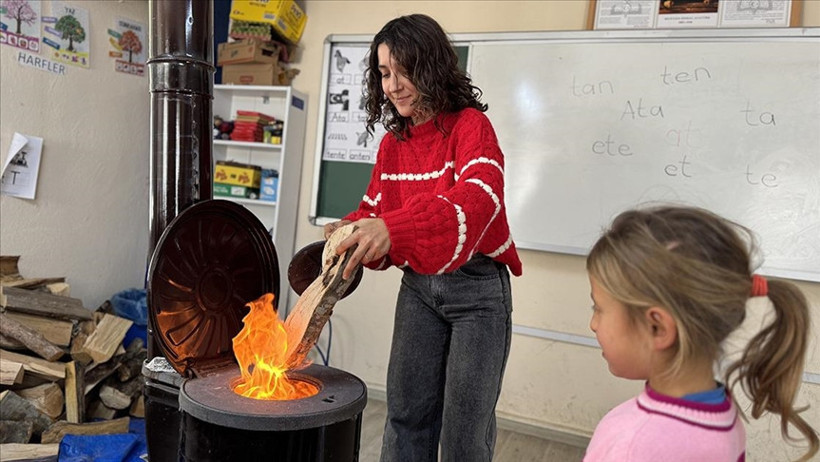 Bravo Derya Hoca: 25 yaşında hem müdür hem öğretmen hem hizmetli - Resim : 2