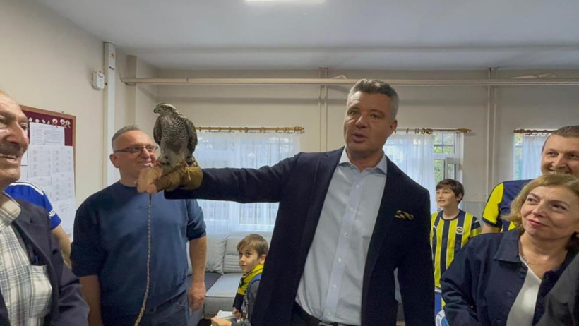 Sadettin Saran'dan Rize'de atmaca şakası: 'Götürebilir miyim?' - Resim : 2