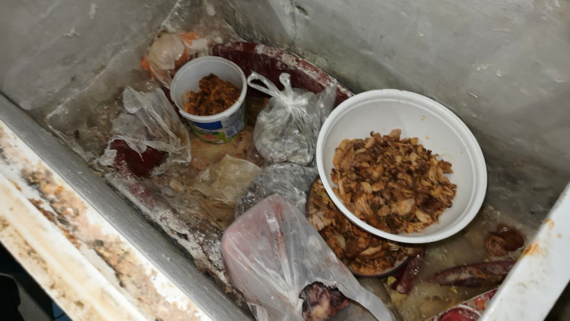 Zehirlenme salgını sürerken dehşete düşüren görüntüler - Resim : 3