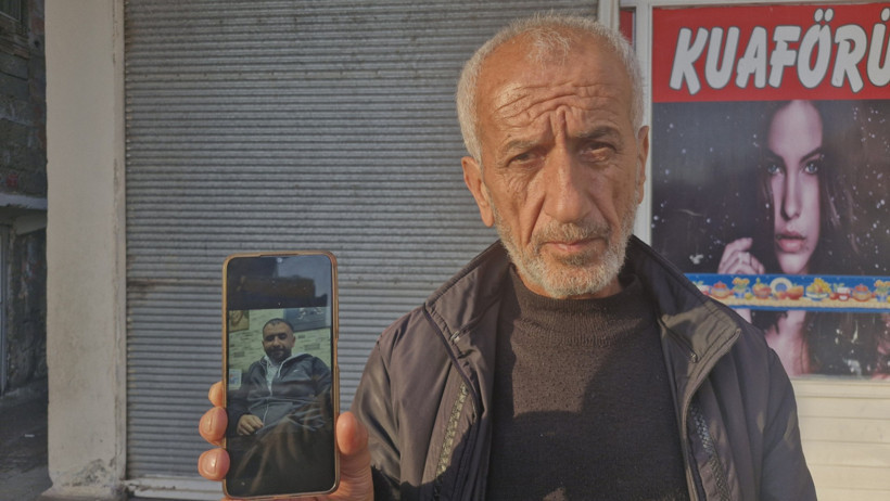 Maskeli saldırganlar ailesinin yanında öldürdü - Resim : 1