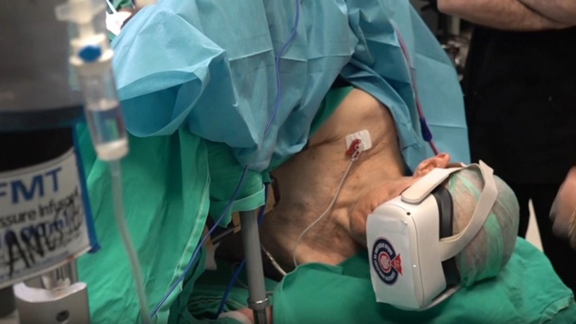 Bıçak altında sanal tur! Hasta ameliyattayken Topkapı Sarayı’nı gezdi - Resim : 1