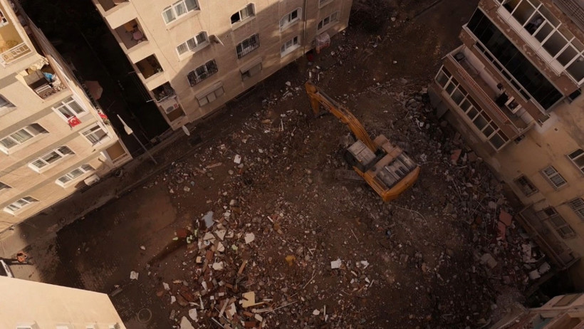 Canı hiçe sayan hile bina yıkılınca ortaya çıktı - Resim : 2