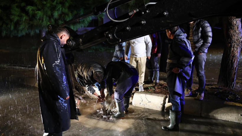 Çeşme’yi sağanak vurdu - Resim : 3