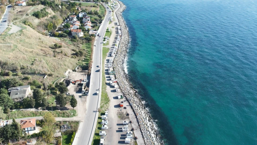 Sahile set çektiler, mahalleli öfkeli - Resim : 2