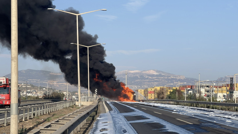 Mazot yüklü tanker alev aldı, patlamalar peş peşe geldi - Resim : 1