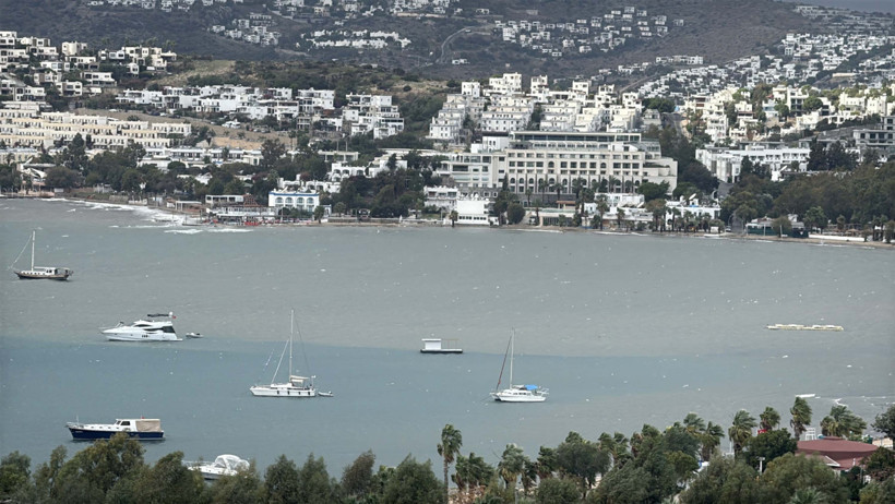 Bodrum'da sokaklar göle döndü - Resim : 4