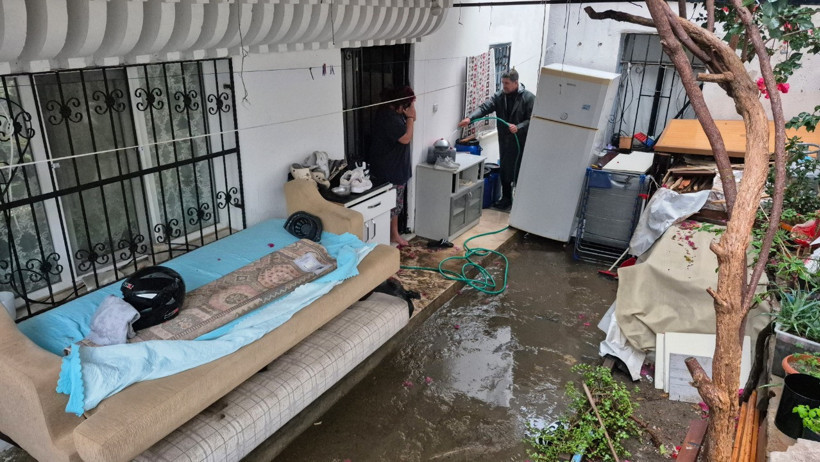 Bodrum'da sokaklar göle döndü - Resim : 1