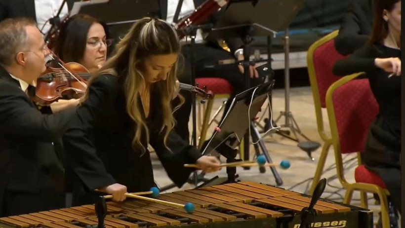 Türk sanatçı dünyaya açıldı, adına özel zil üretildi - Resim : 1