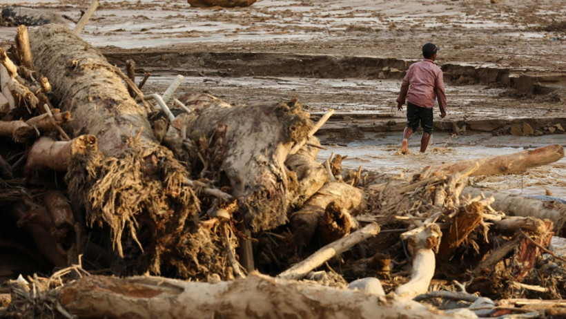 Endonezya faciayı yaşıyor: 400'den fazla ölü var - Resim : 3