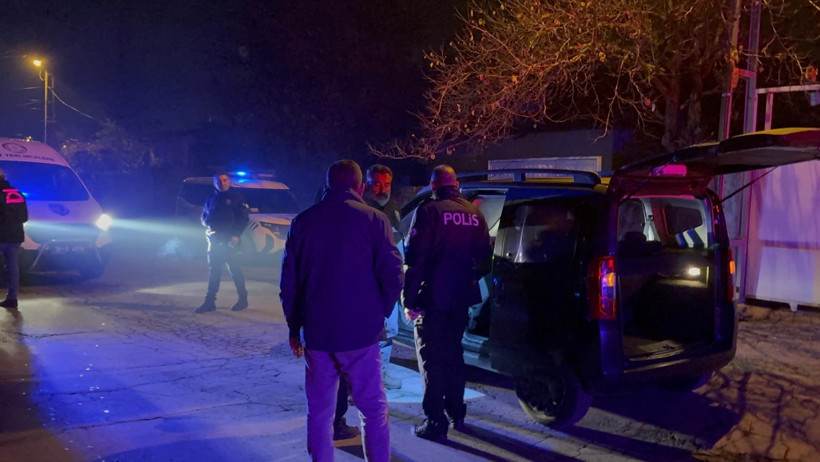 Kayseri'de bıçakla yaralanan genç, aracıyla hastaneye gitmeye çalıştı - Resim : 1