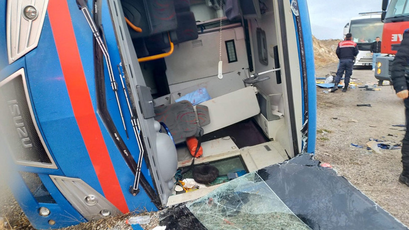 Cezaevi nakil aracı devrildi, 5 kişi yaralandı - Resim : 2