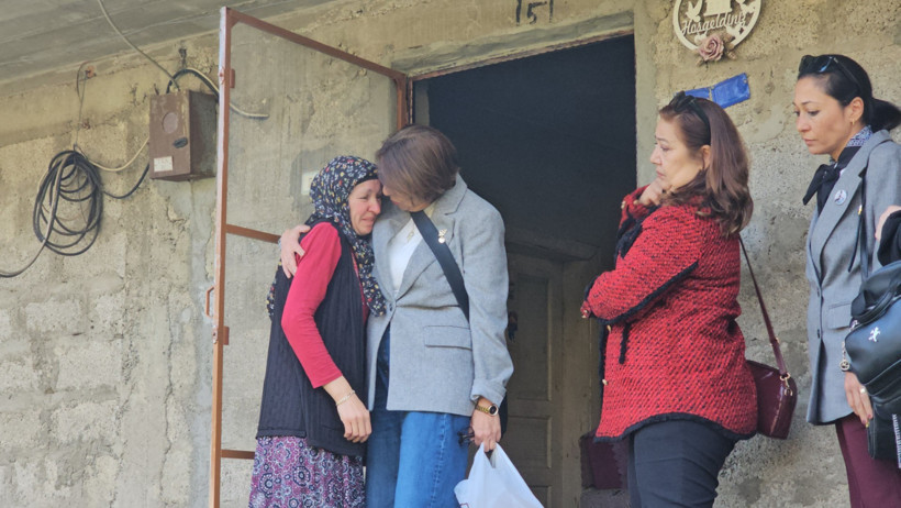 İstismar ve cinayetlere karşı sessiz yürüyüş - Resim : 2