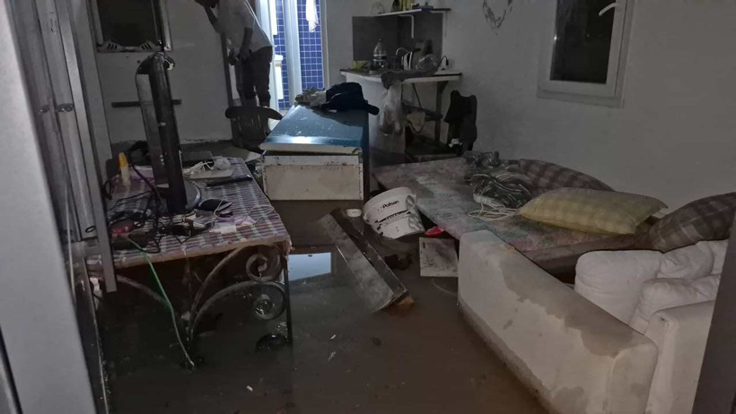 Bodrum&rsquo;da sağanak yağış ve dolu: Duvar &ccedil;&ouml;kt&uuml;, yollar g&ouml;le d&ouml;nd&uuml; - Resim : 5