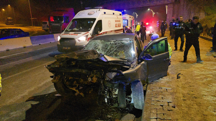 Polisten kaçıyordu: Otomobil tanınmaz hale geldi - Resim : 1