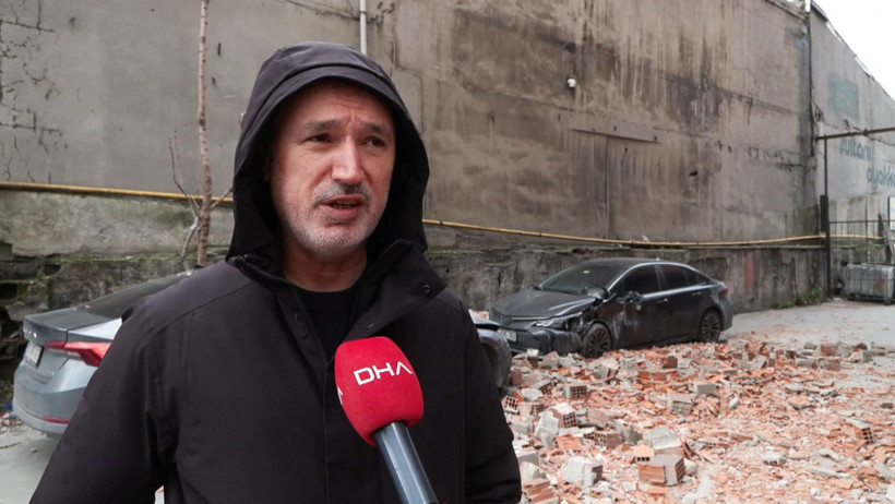 İstanbul'da yıkım aşamasındaki binaya ait duvar fırtınada çöktü - Resim : 3