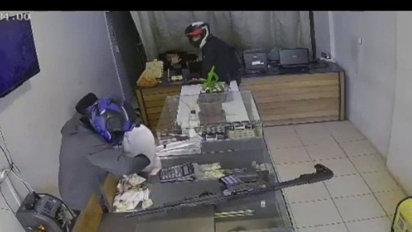 3 dakikada 4 kilo altın çalındı! İtiraf ettiler - Resim: 3