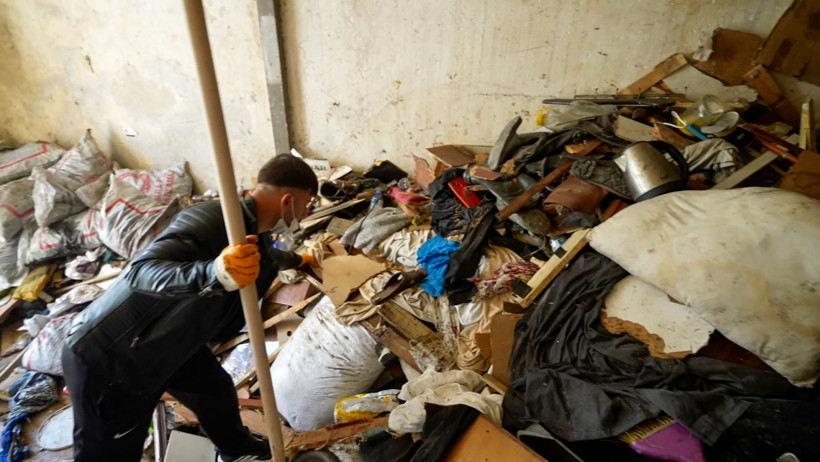 Evden 168 ton çöp çıktı - Resim : 1