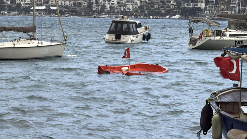 Bodrum’da fırtına alarmı: Ağaçlar devrildi, deniz ulaşımı durdu - Resim : 2