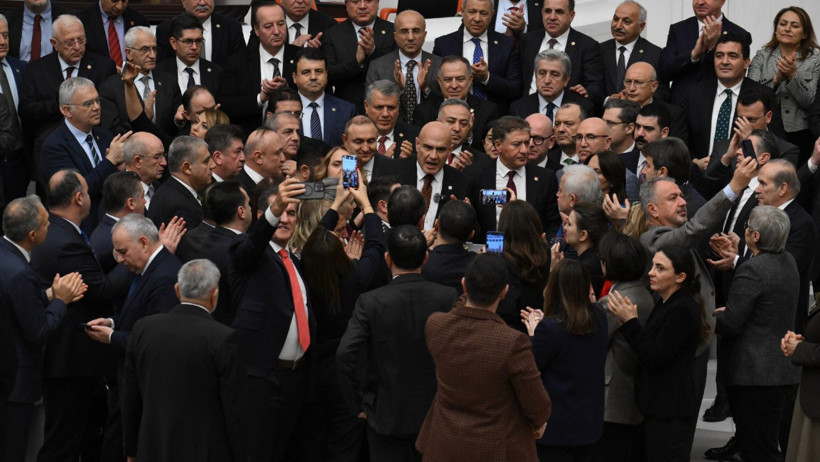 Olmayan AKP Milletvekili Meclis'i karıştırdı, MHP'li Adan sert çıktı: Ahlaksızlık - Resim : 1