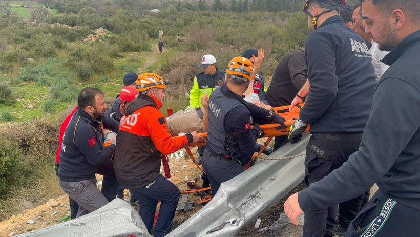 Antalya'da feci kaza: 8 ölü, çok sayıda yaralı var - Resim : 4