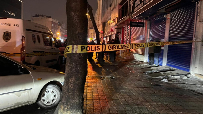 İstanbul'da korkun&ccedil; olay! Yanan binada cansız bedenleri bulundu - Resim : 1