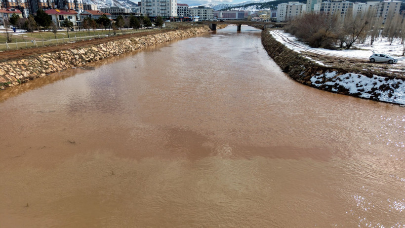 Kızılırmak'ın rengi değişti - Resim : 3