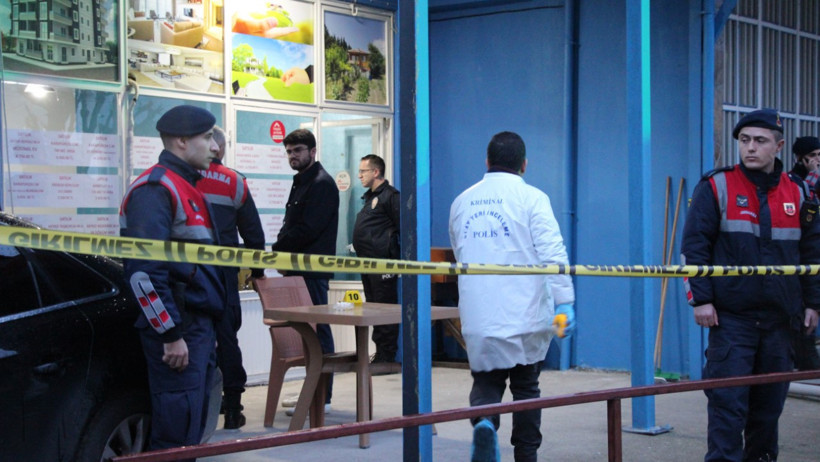 Emekli polis, eşini ve MHP'li başkanı öldürdü - Resim : 2