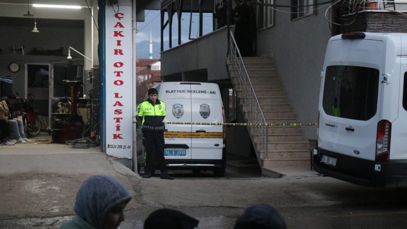 Emekli polis, eşini ve MHP'li başkanı öldürdü - Resim : 1