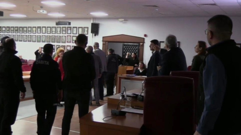 AKP'lileri rahatsız eden görüntüler: Salonu terk ettiler - Resim : 2