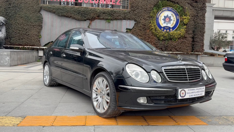 Emniyet'in bahçesi oto galeriye döndü: Biri fenomen isme ait - Resim : 3