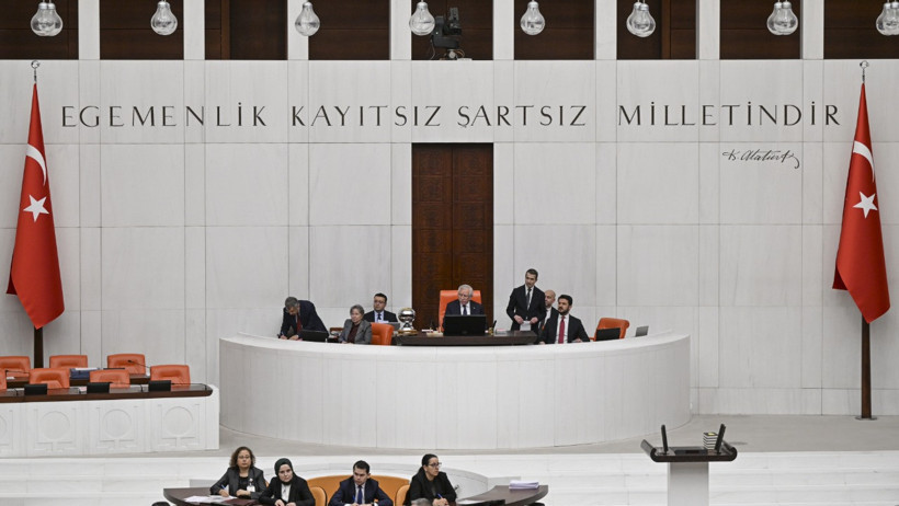 AKP'li vekile istifa yetmedi, CHP sıraları sert &ccedil;ıktı: &Ouml;ld&uuml;relim mi adamı - Resim : 1