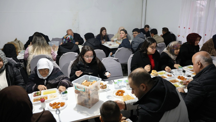 Bu k&ouml;yde iftar vakti evlerde yemek pişirmek yasaklandı - Resim : 1