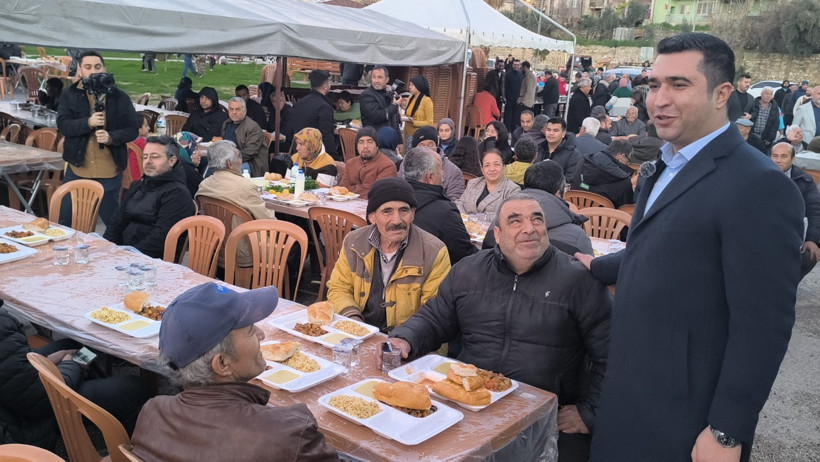 Belediyenin iftarına yoğun talep: 'En son ne zaman etli yemek yediğimi hatırlamıyorum' - Resim : 3