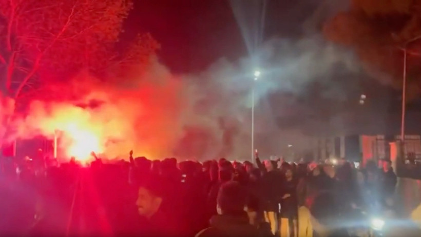 Ege &Uuml;niversitesi ayakta - Resim : 1