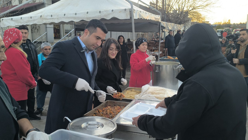 Belediyenin iftarına yoğun talep: 'En son ne zaman etli yemek yediğimi hatırlamıyorum' - Resim : 2