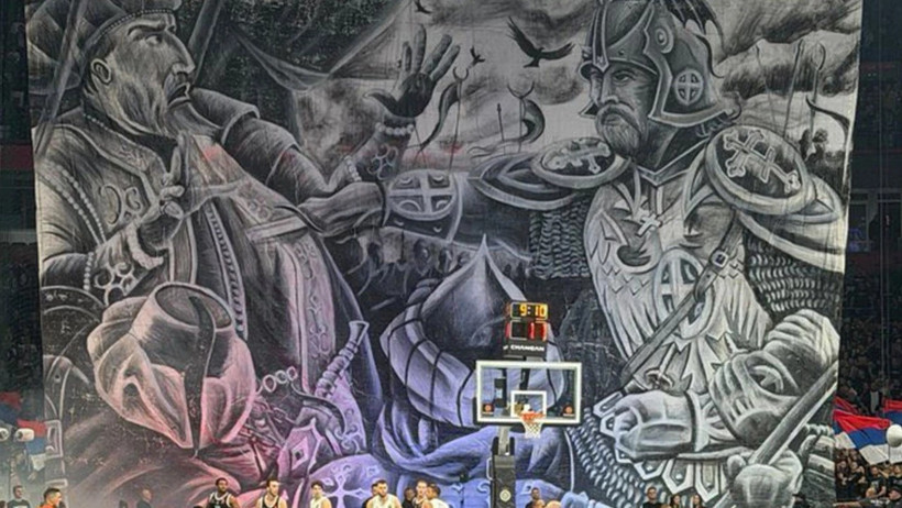 Fenerbahçe taraftarından Partizan'ın ırkçı pankartına cevap: Hepiniz Türk’sünüz! - Resim : 1