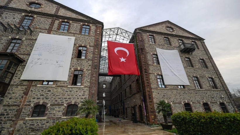 Cemil Tugay sert &ccedil;ıktı: Amacınız ne? - Resim : 1