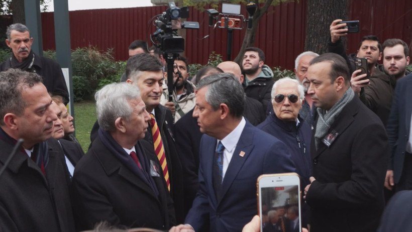 İlber Ortaylı son yolculuğuna uğurlandı - Resim : 1