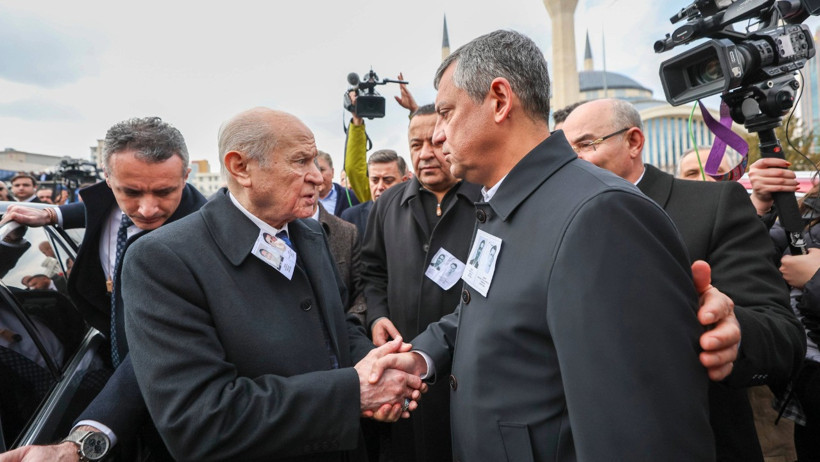 &Ouml;zel ile Bah&ccedil;eli arasında dikkat &ccedil;eken diyalog - Resim : 1