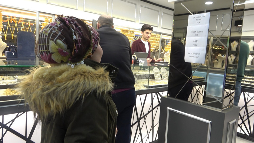 Vatandaş akın etti, başka &ccedil;aresi kalmadı: 'Vallahi yok, yemin ederim' - Resim : 1