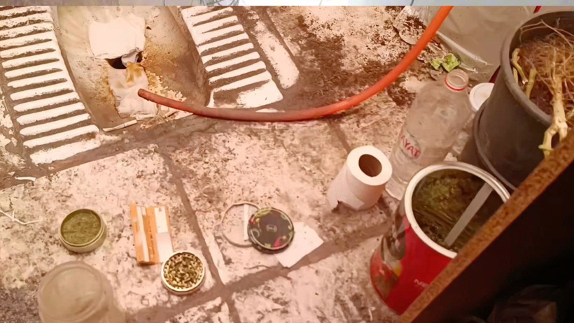 Evleri uyuşturucu serasına, tuvaletleri laboratuvara &ccedil;evirmişler - Resim : 2