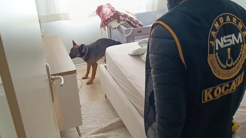 Evleri uyuşturucu serasına, tuvaletleri laboratuvara &ccedil;evirmişler - Resim : 3