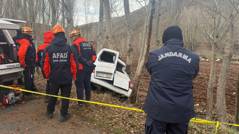 Hastane yolunda feci kaza: Bir aile yok oldu - Resim : 1