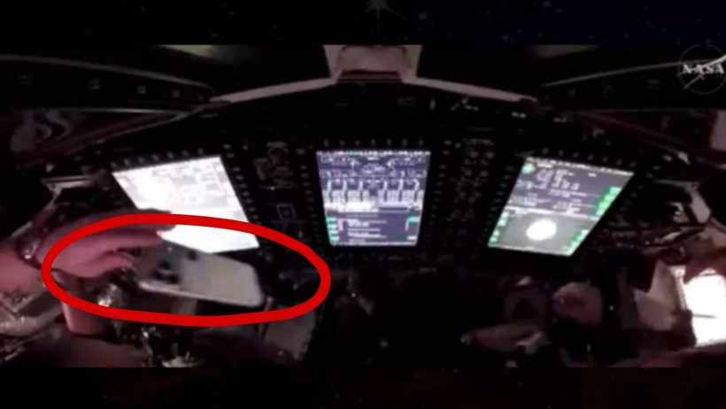 Uzayda ilk gün: Tuvalet sorunu çözüldü, iPhone'lar meydana çıktı - Resim : 2